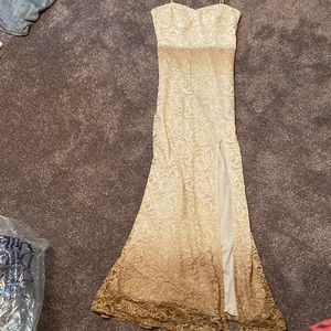 Beautiful dress for an elegant night.